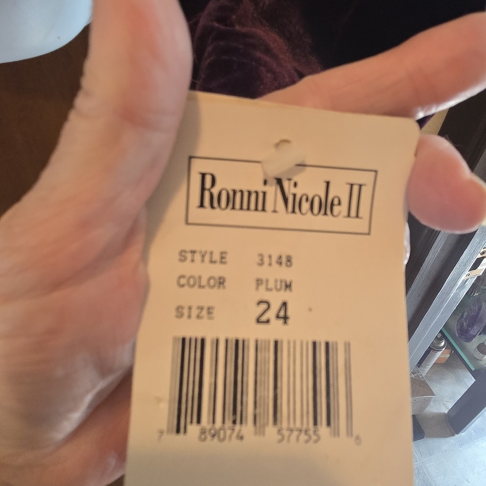 HOST PICK ππ Ronni Nicole II Vintage Velvet Women's Top/sweater NWT Sz24W/L - Picture 4 of 6